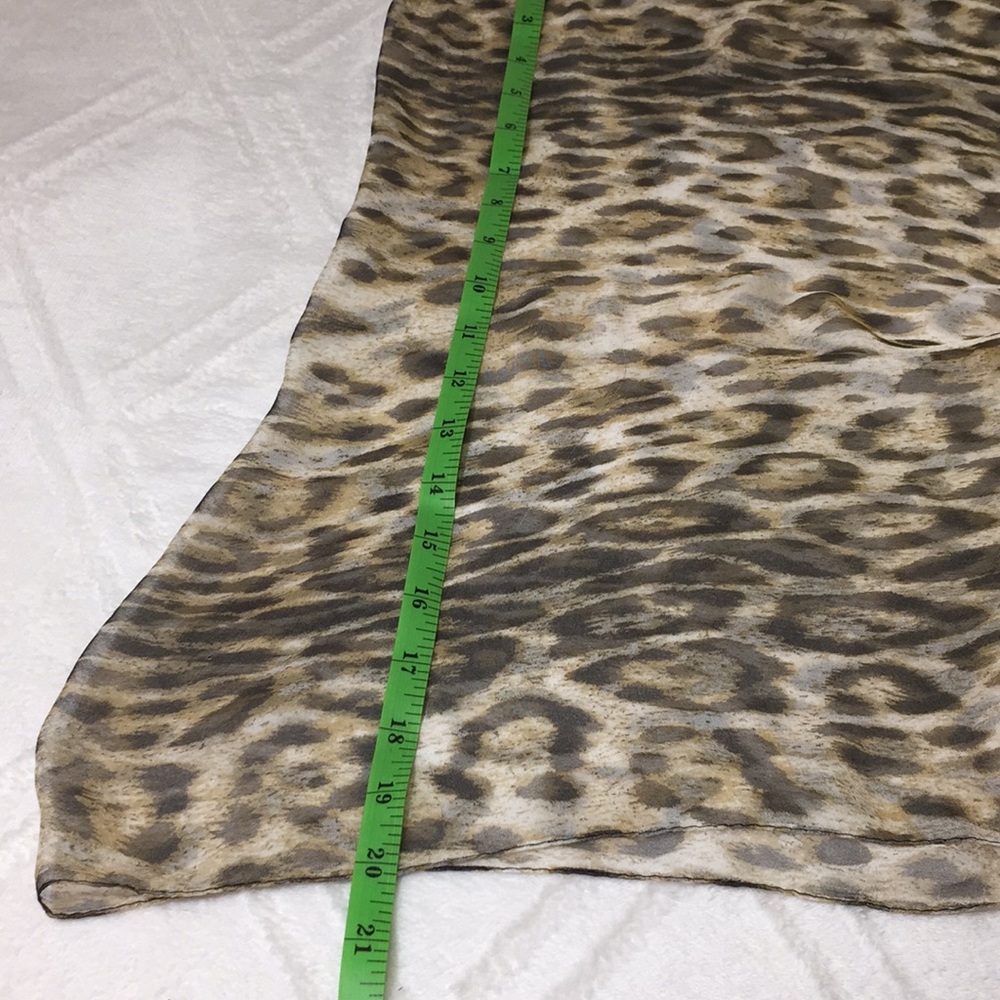 🆕NWT Silk-Like Animal Print Long Sheet Scarf - Picture 4 of 6